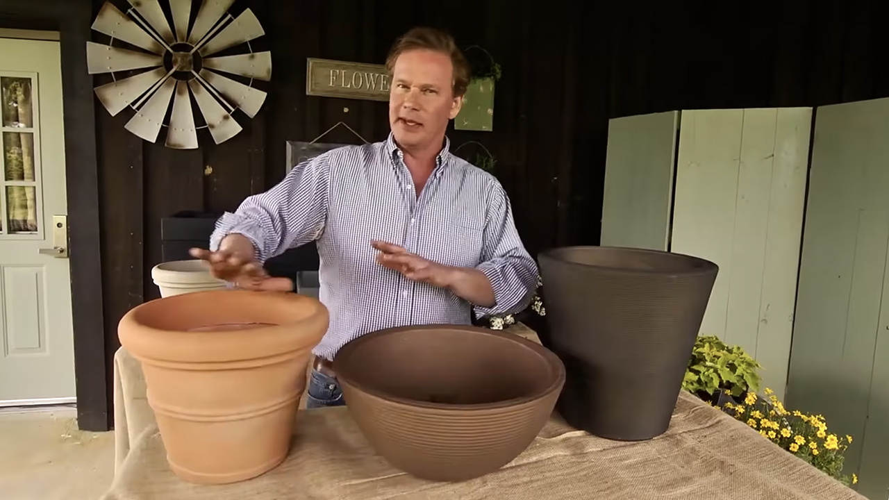 How to select color for your planters