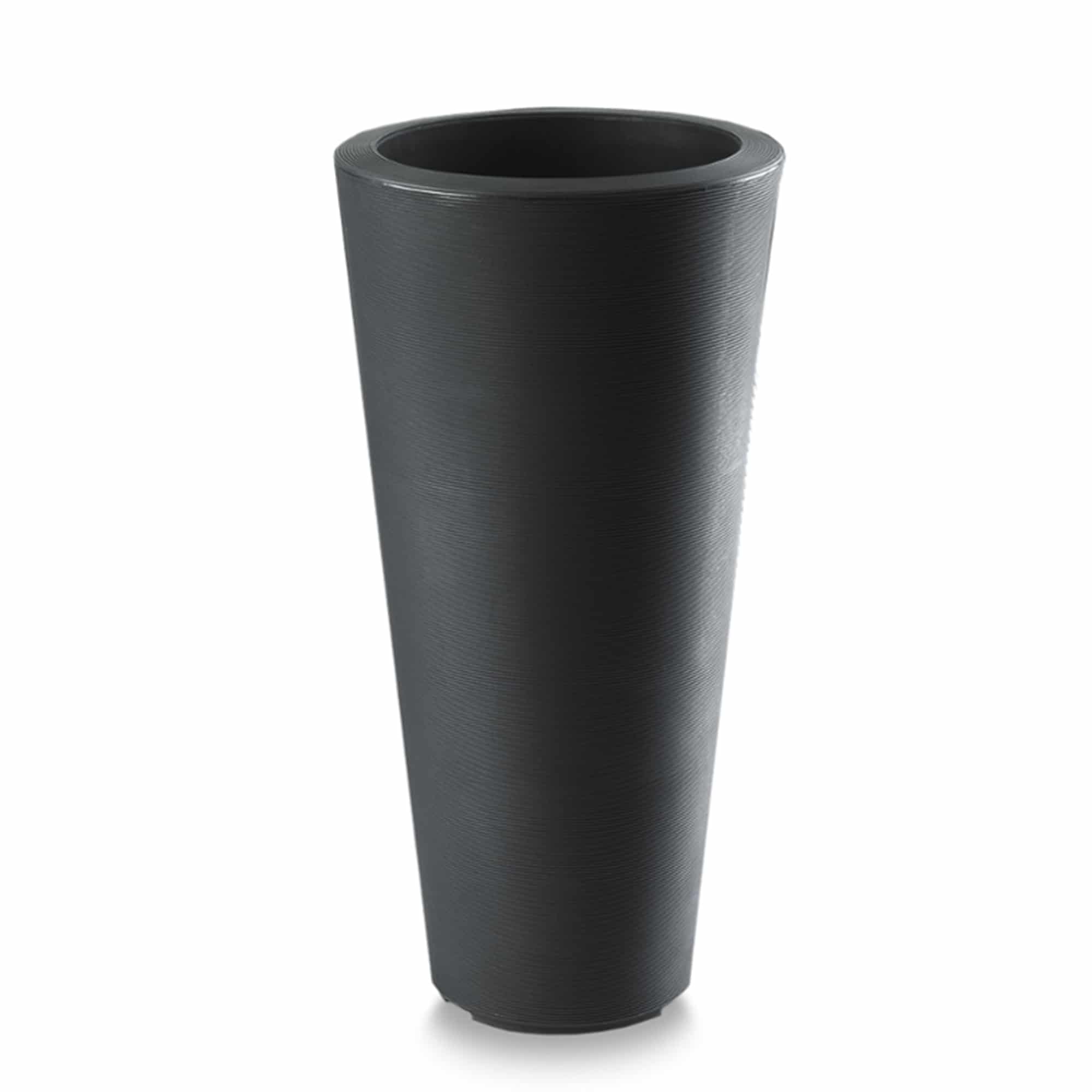 Bleeker Planter in Caviar Black