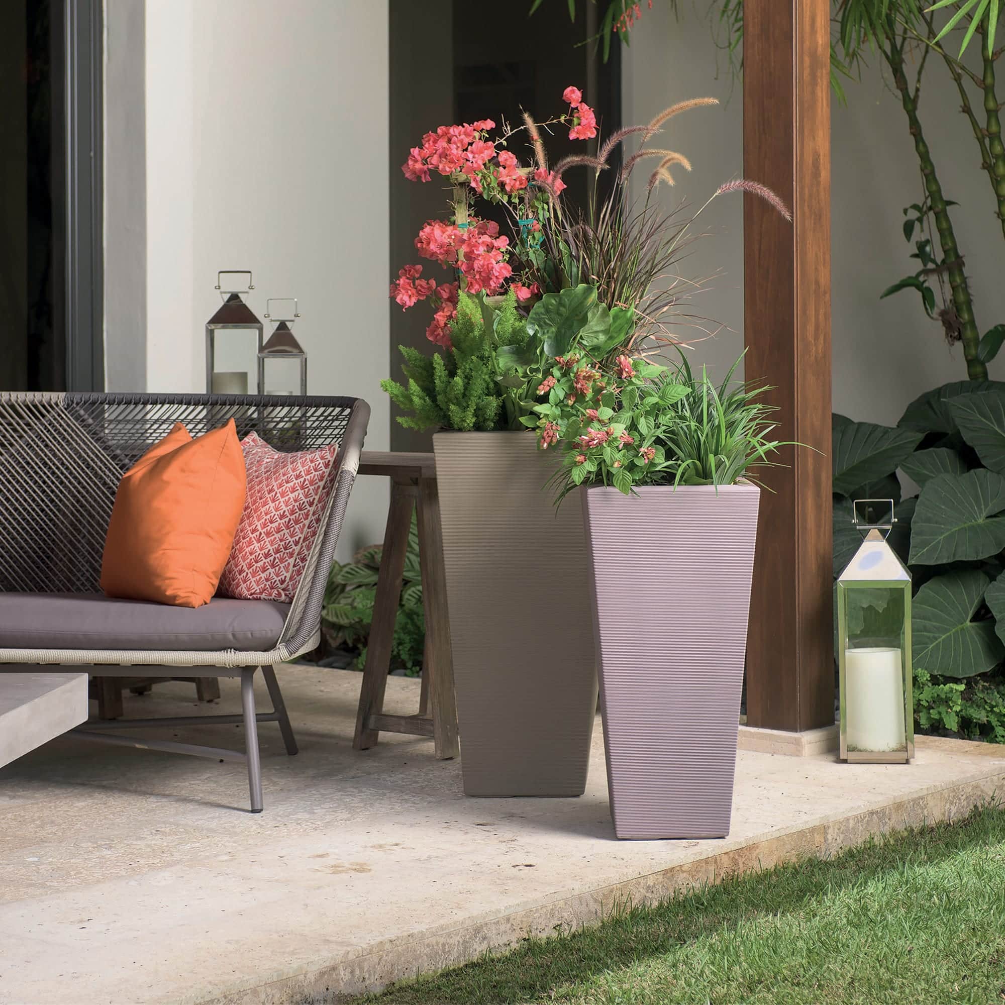 クリアランスバーゲン Crescent Garden Square Planter, Rotational Molded 16 Gramercy  Square Gramercy Planter， 16