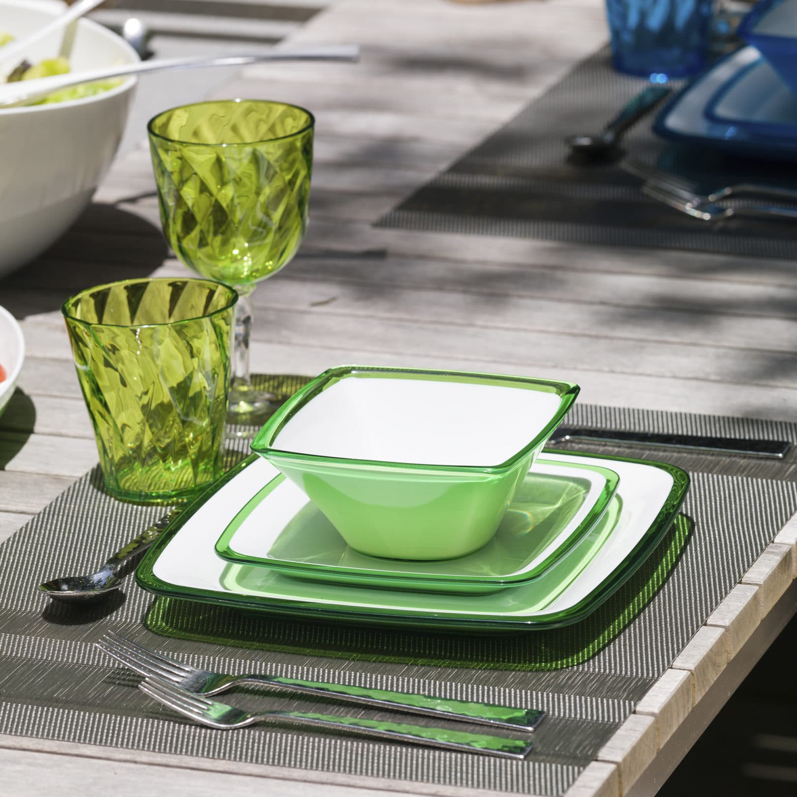 Quadro Place Setting with Diamond Glass and Goblet