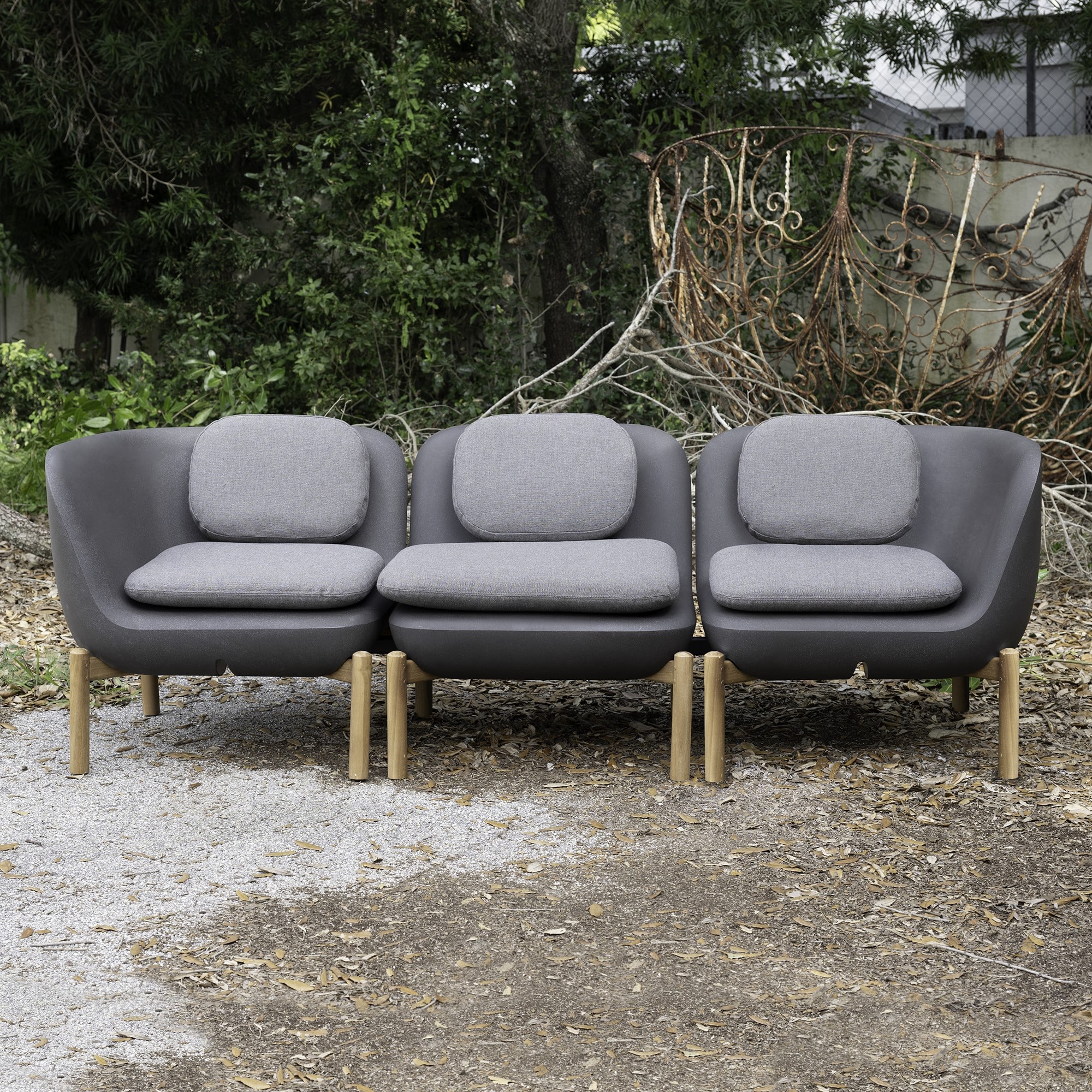 Elements 3-Seater Modern Outdoor Sofa InOu Shadow